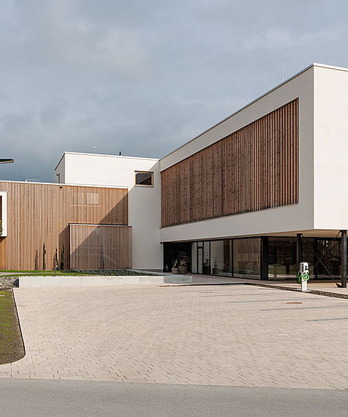 Headquarter Feeling Handels GmbH Außenansicht