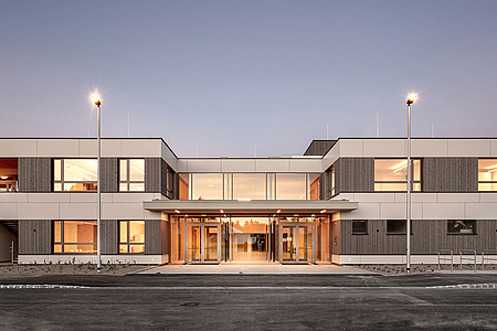 Schulzentrum Hollabrunn Holzbau mit THEURL Produkten
