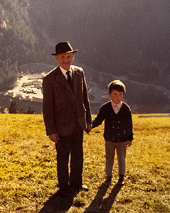 Gründer Peter Theurl mit Hannes Theurl in 70er Jahren